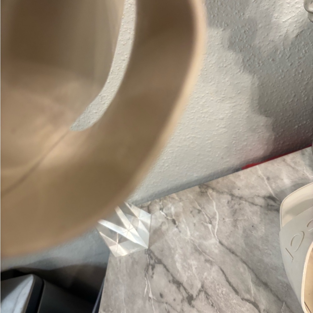 Gucci Women's Cream Slide Sandals - Picture 6 of 6